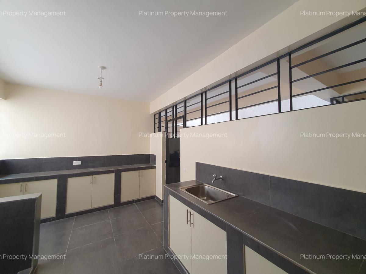 4 Bed Apartment with En Suite at Githuri Rd - 5