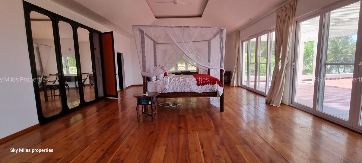 4 Bed Villa with En Suite at Malindi - 18