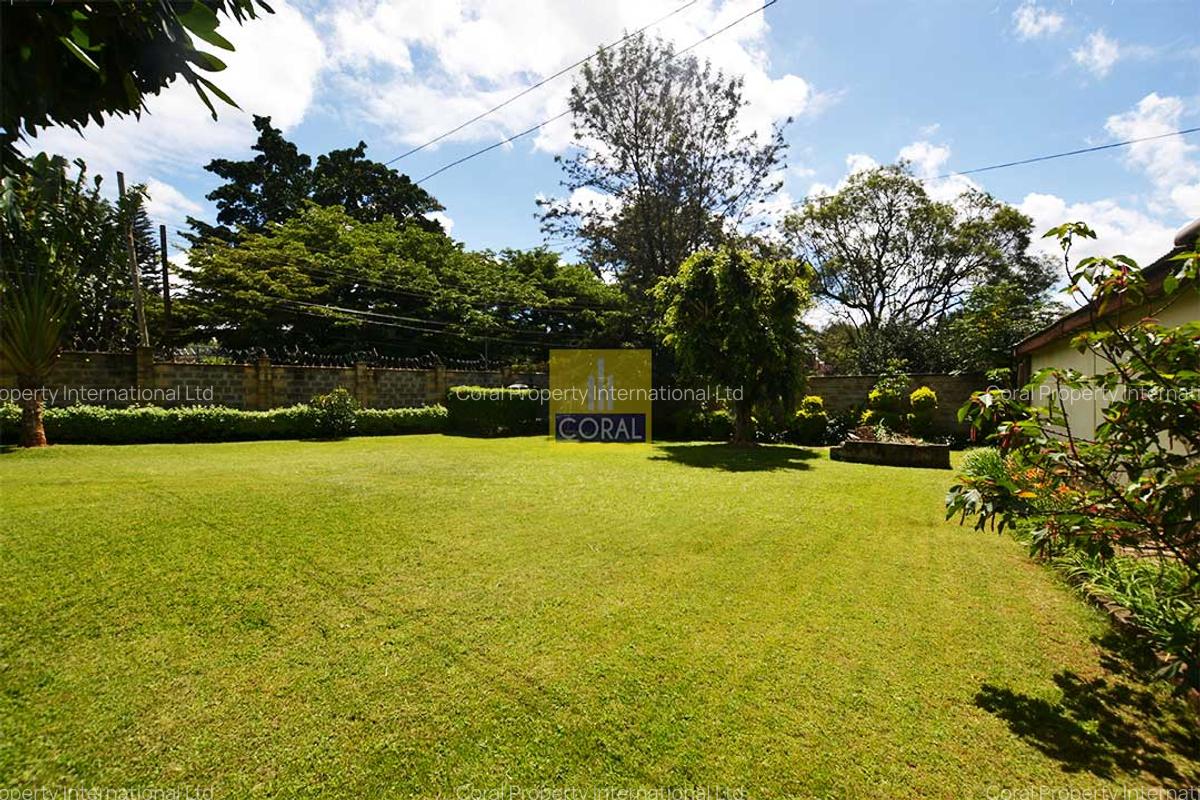 4 Bed House in Lavington - 20