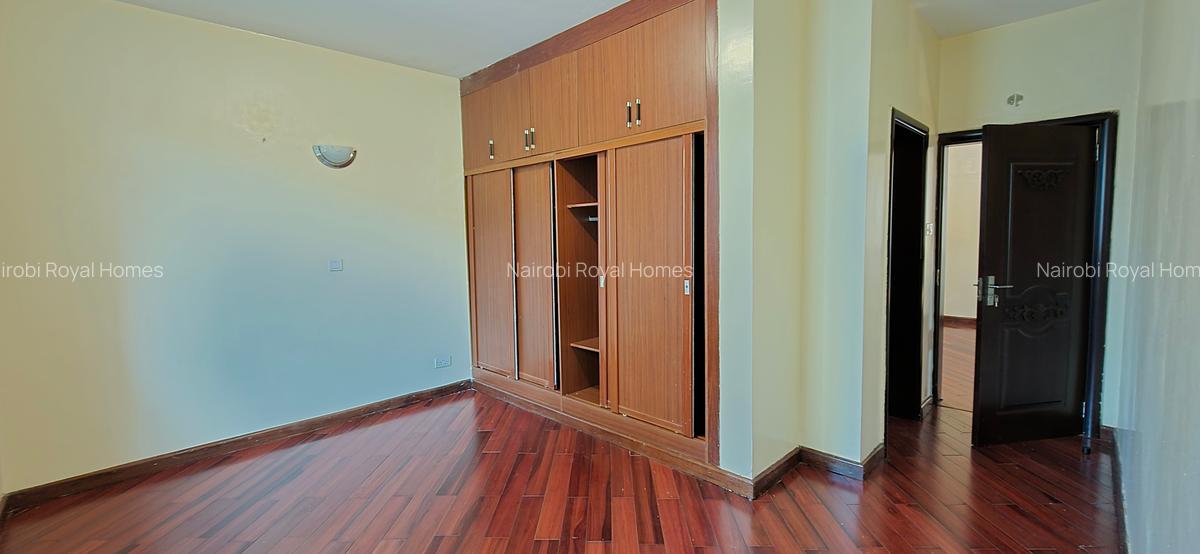 5 Bed Townhouse with En Suite at Lavington Green - 15