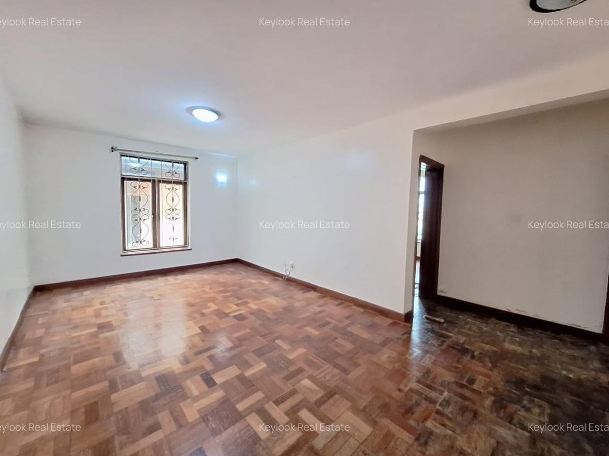 5 Bed Townhouse with En Suite at Othaya Road - 14