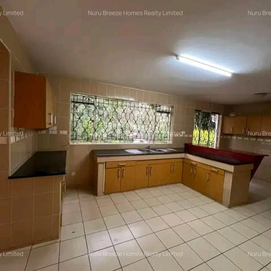 4 Bed Townhouse with En Suite in Gigiri - 11