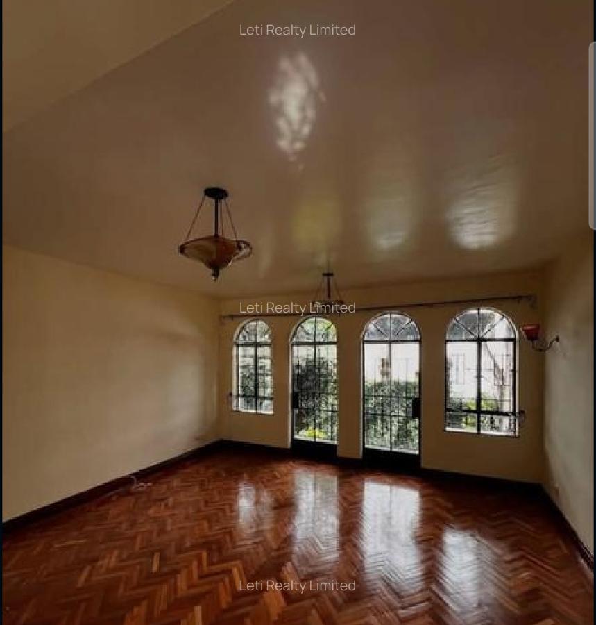 5 Bed Townhouse with En Suite in Riverside - 10