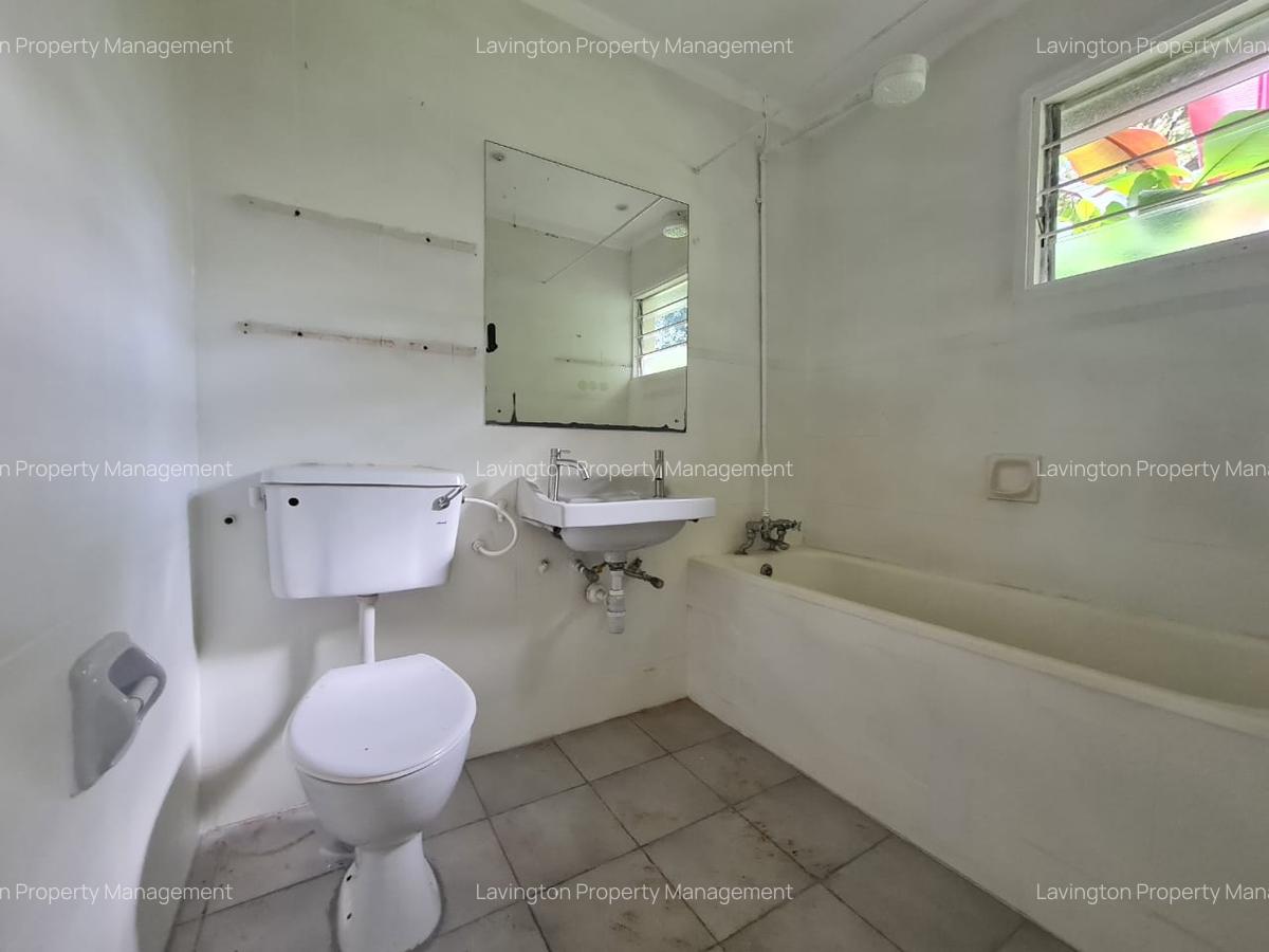 4 Bed House with En Suite at Loresho Crescent - 7