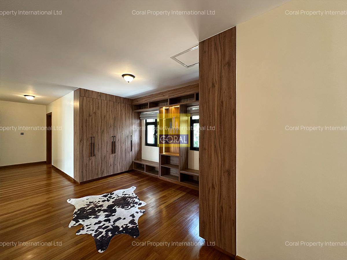 5 Bed House in Runda - 10