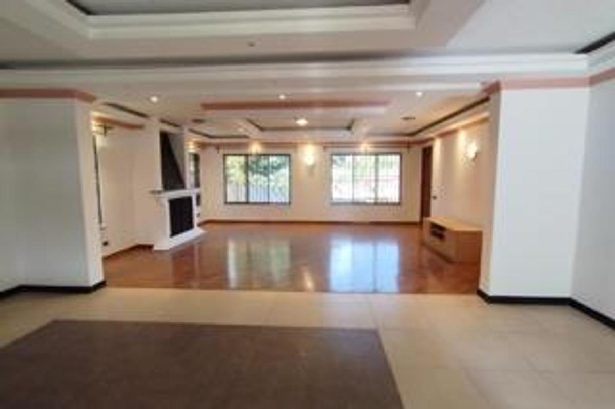 4 Bed Townhouse with En Suite in Westlands Area - 4