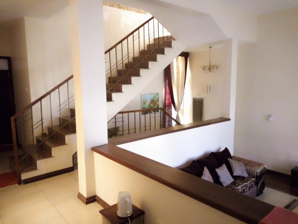 4 Bed Townhouse with En Suite at World Bank Estate - 7