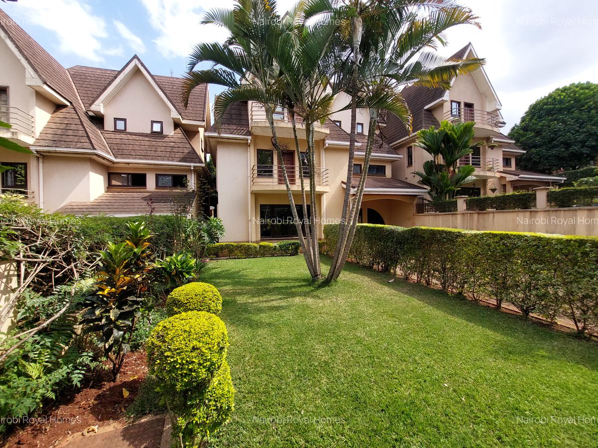 5 Bed Townhouse with En Suite at Lavington - 15