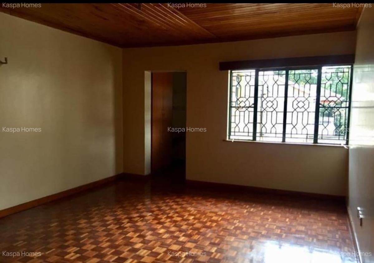 5 Bed Villa with En Suite in Lavington - 3