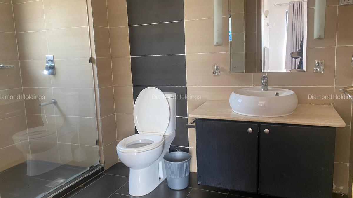 Serviced 2 Bed Apartment with En Suite at Brookside - 7