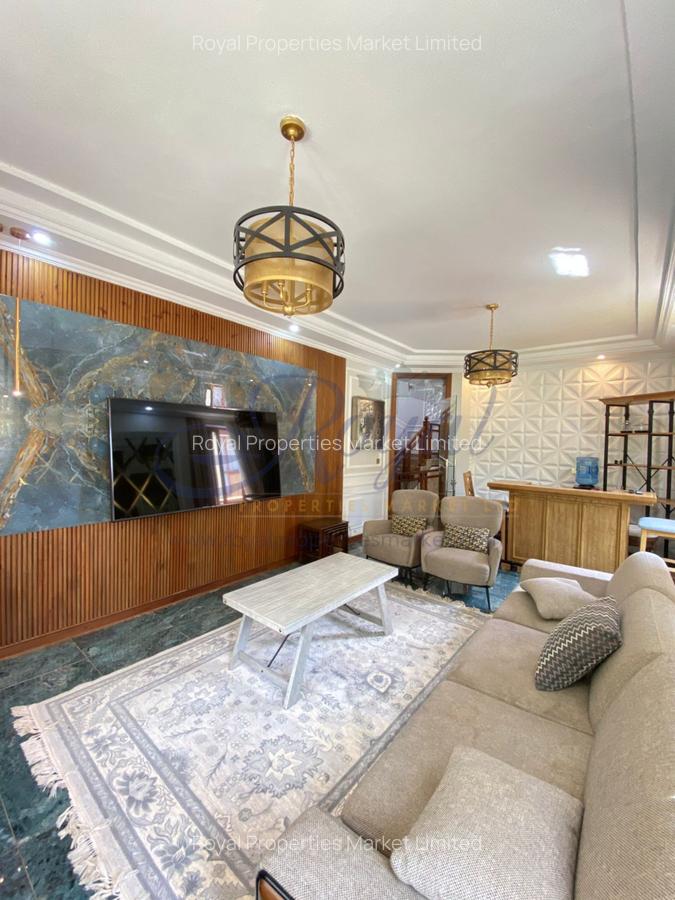 6 Bed House with En Suite in Lavington - 6