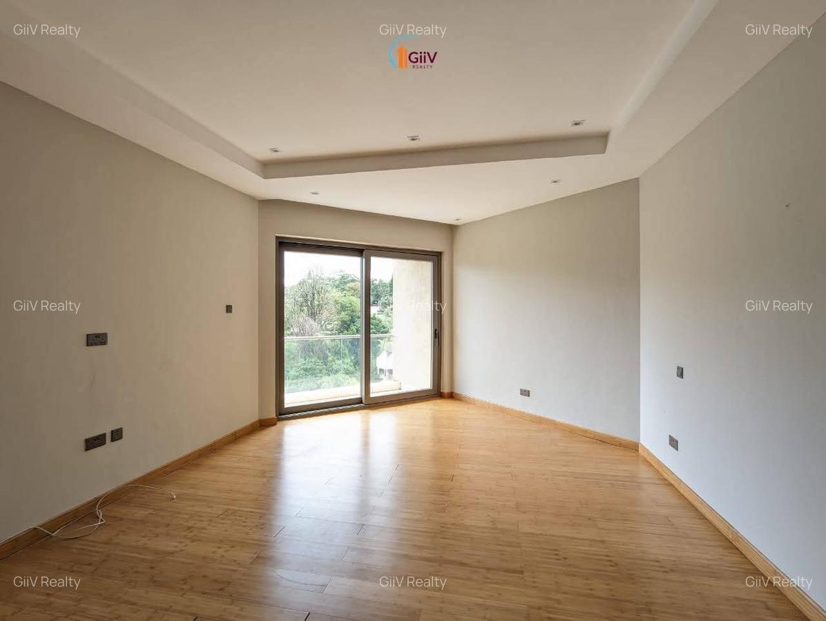 3 Bed Apartment with Gym in Riverside - 13
