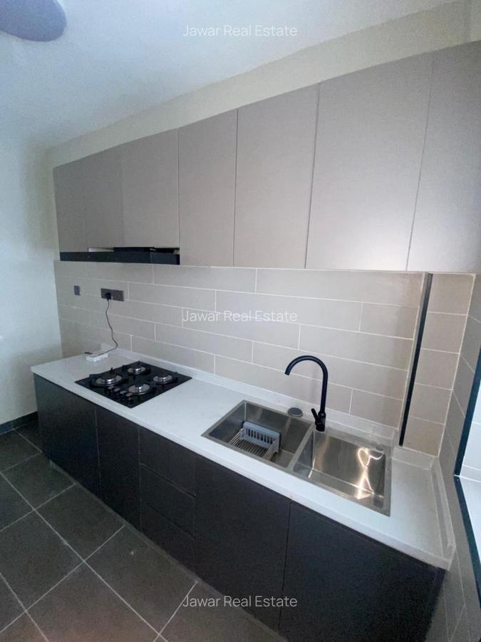 Serviced 1 Bed Apartment with En Suite at Hatheru Road - 12