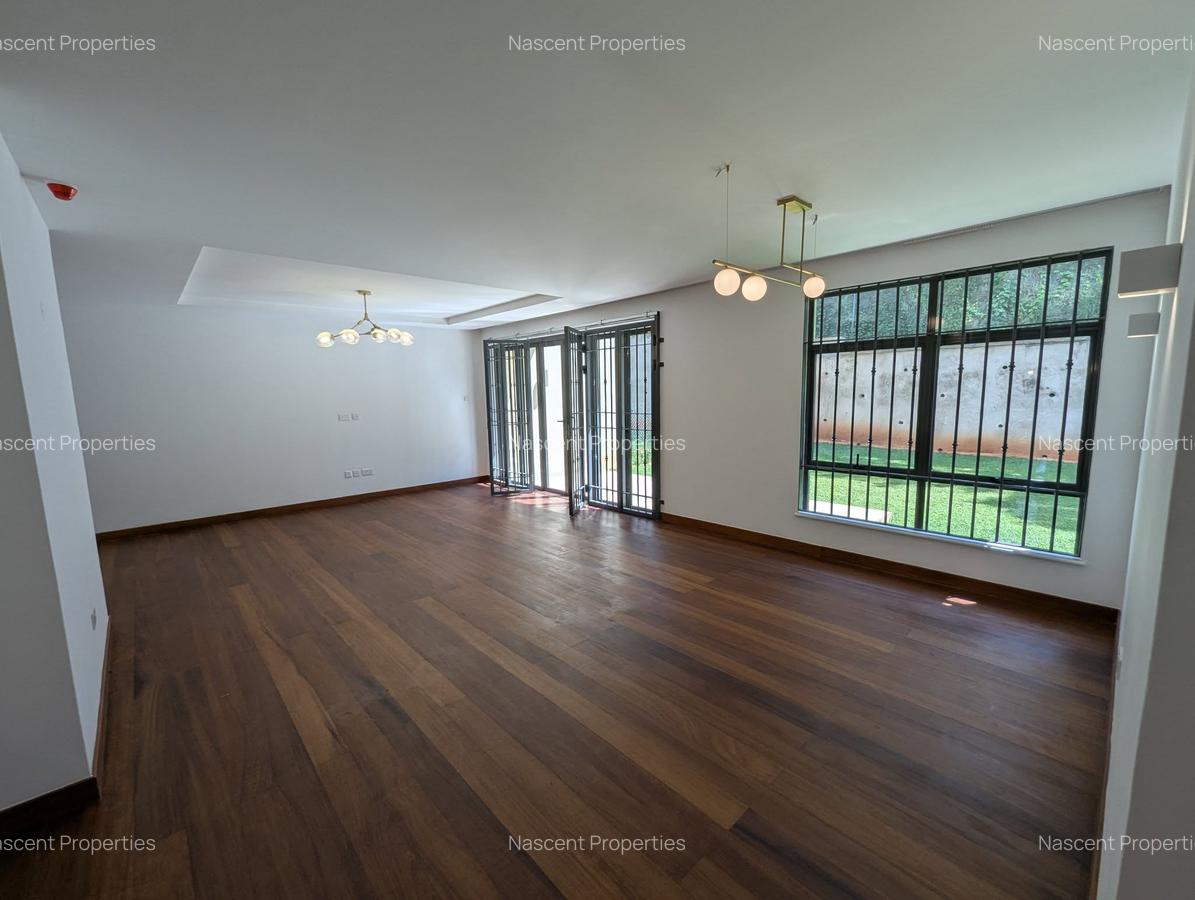 4 Bed Apartment with En Suite at Rosslyn - 1