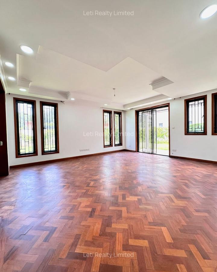 6 Bed Townhouse with En Suite in Lavington - 4