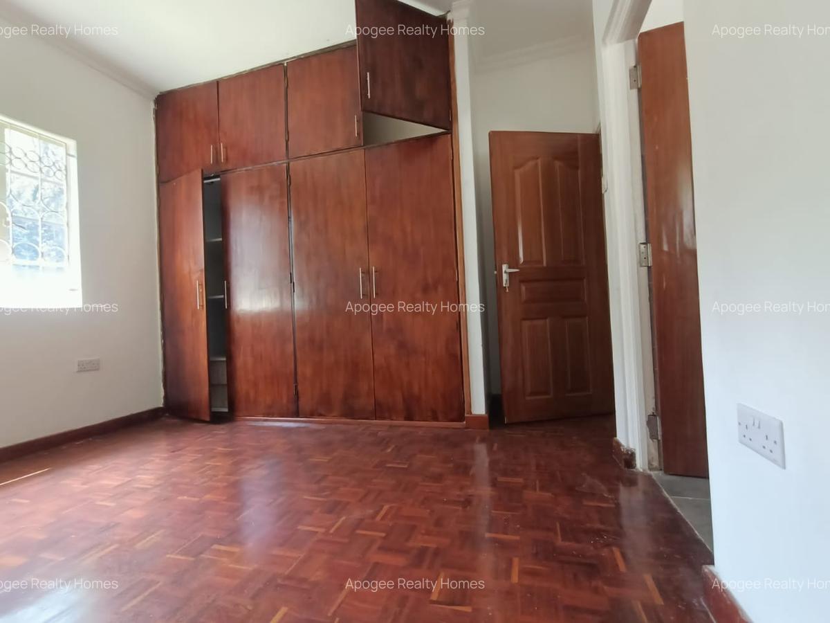 4 Bed House with En Suite at Westlands - 14