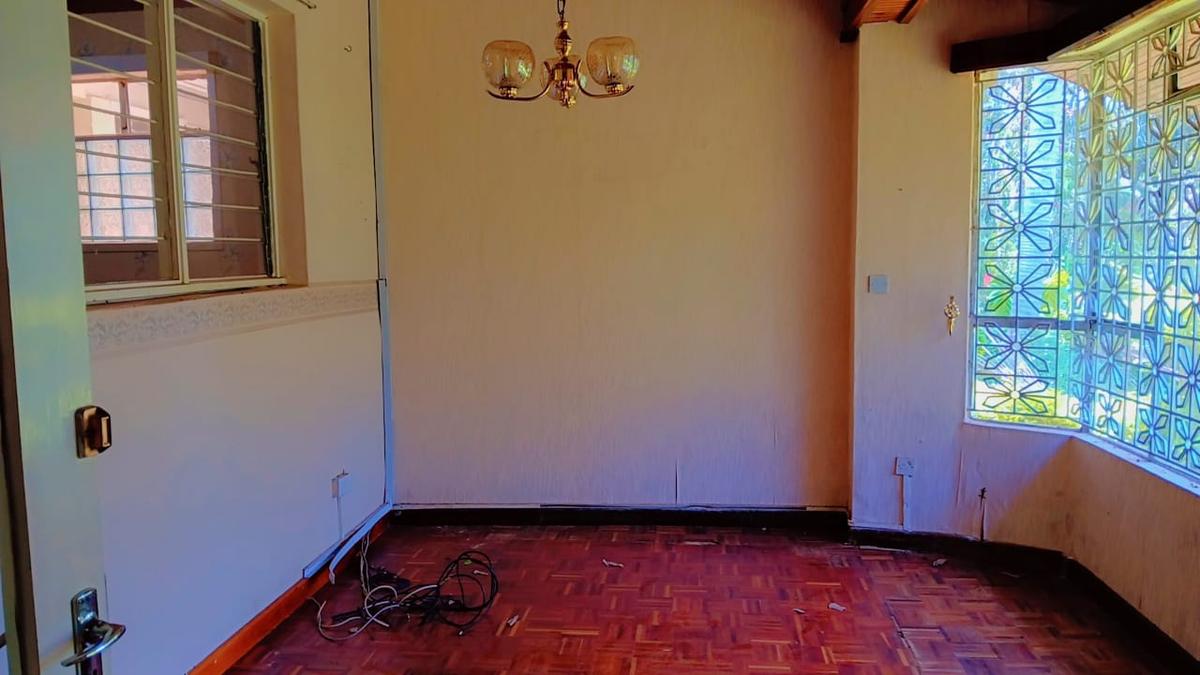 5 Bed House with En Suite in Loresho - 8