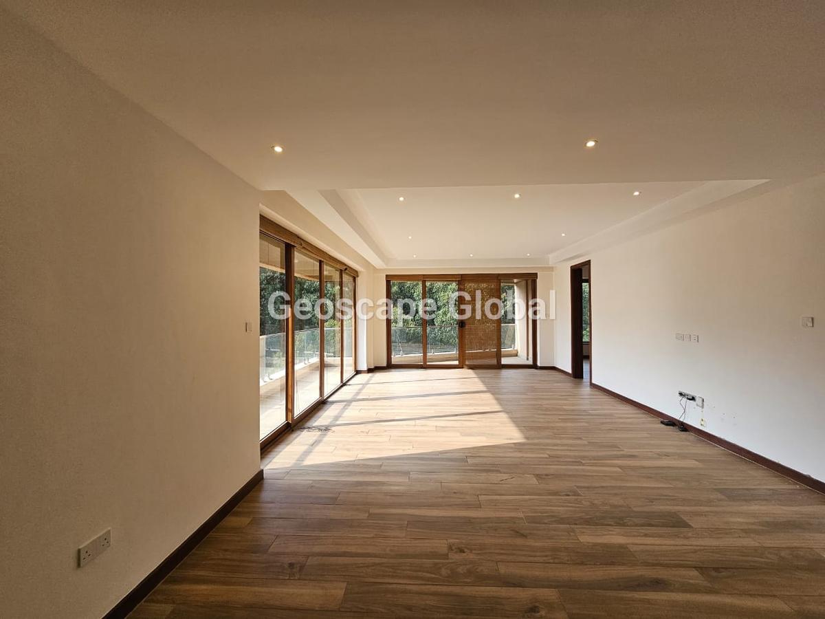 3 Bed Apartment with En Suite in Spring Valley - 10