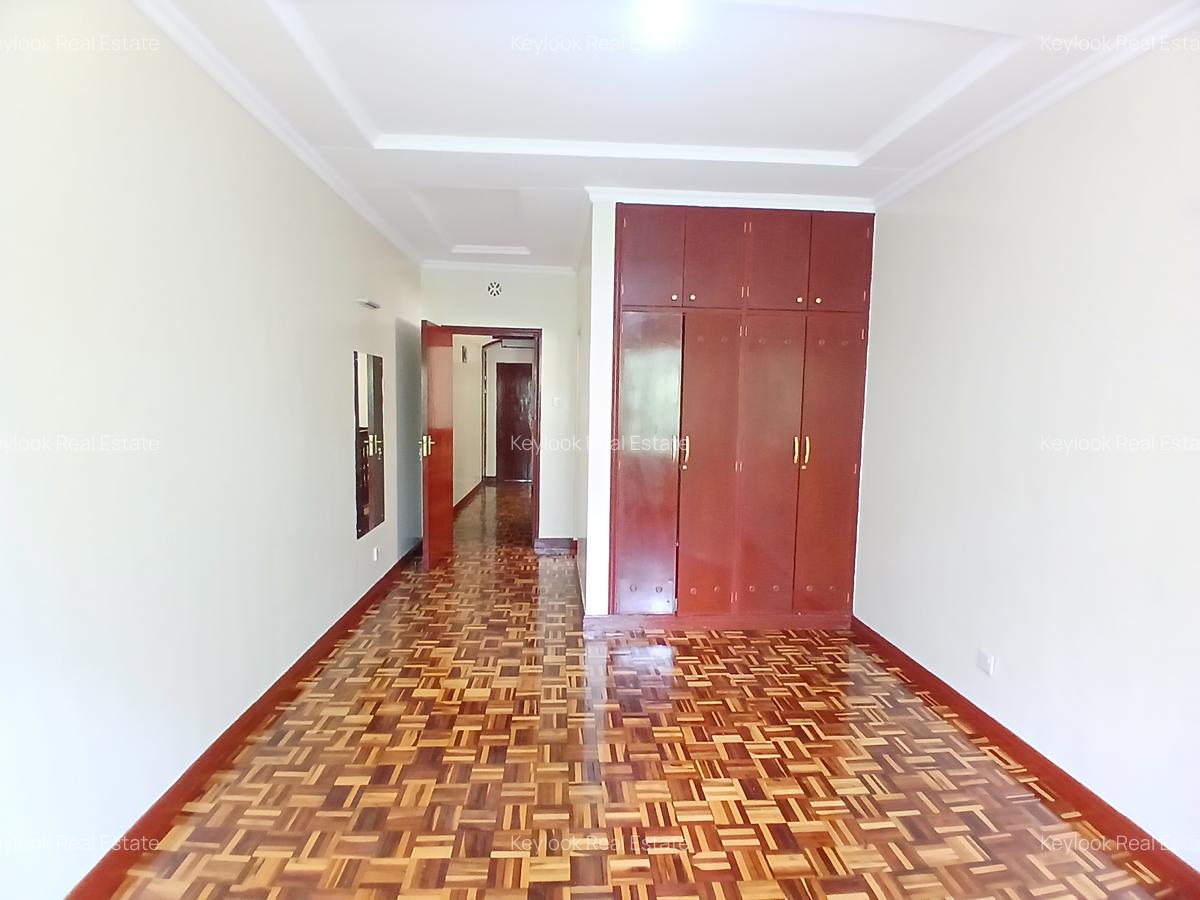 4 Bed Townhouse with En Suite at Lavington - 15