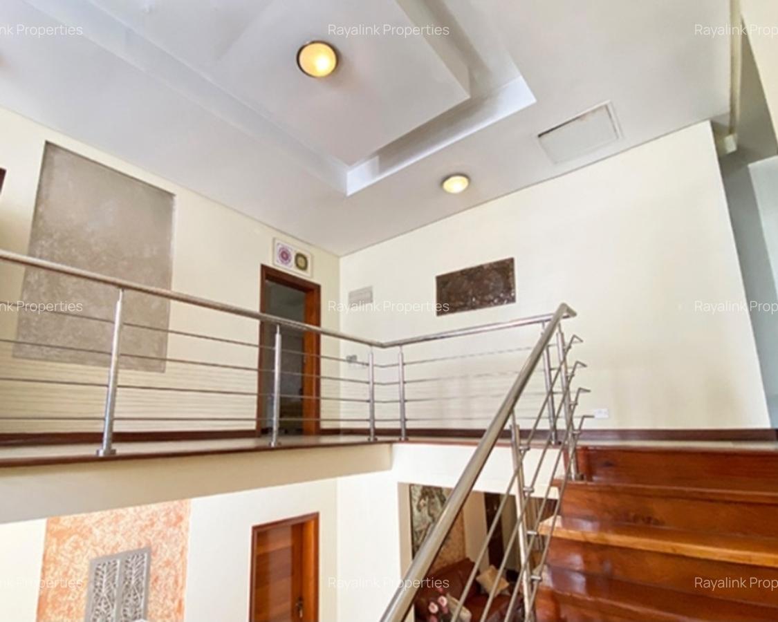 4 Bed House with En Suite at Westlands - 3