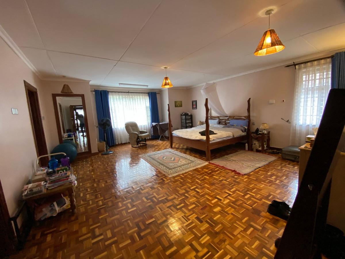 4 Bed House with En Suite in Spring Valley - 5