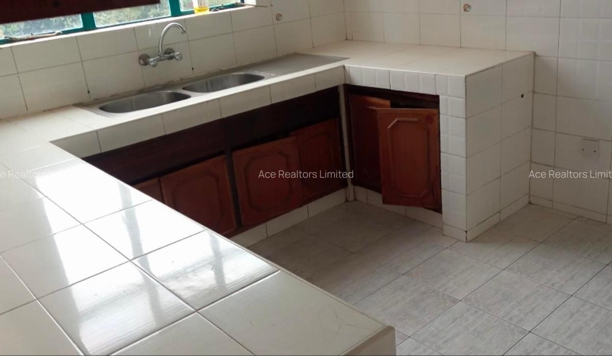 4 Bed Apartment with En Suite at Muthithi Road - 3