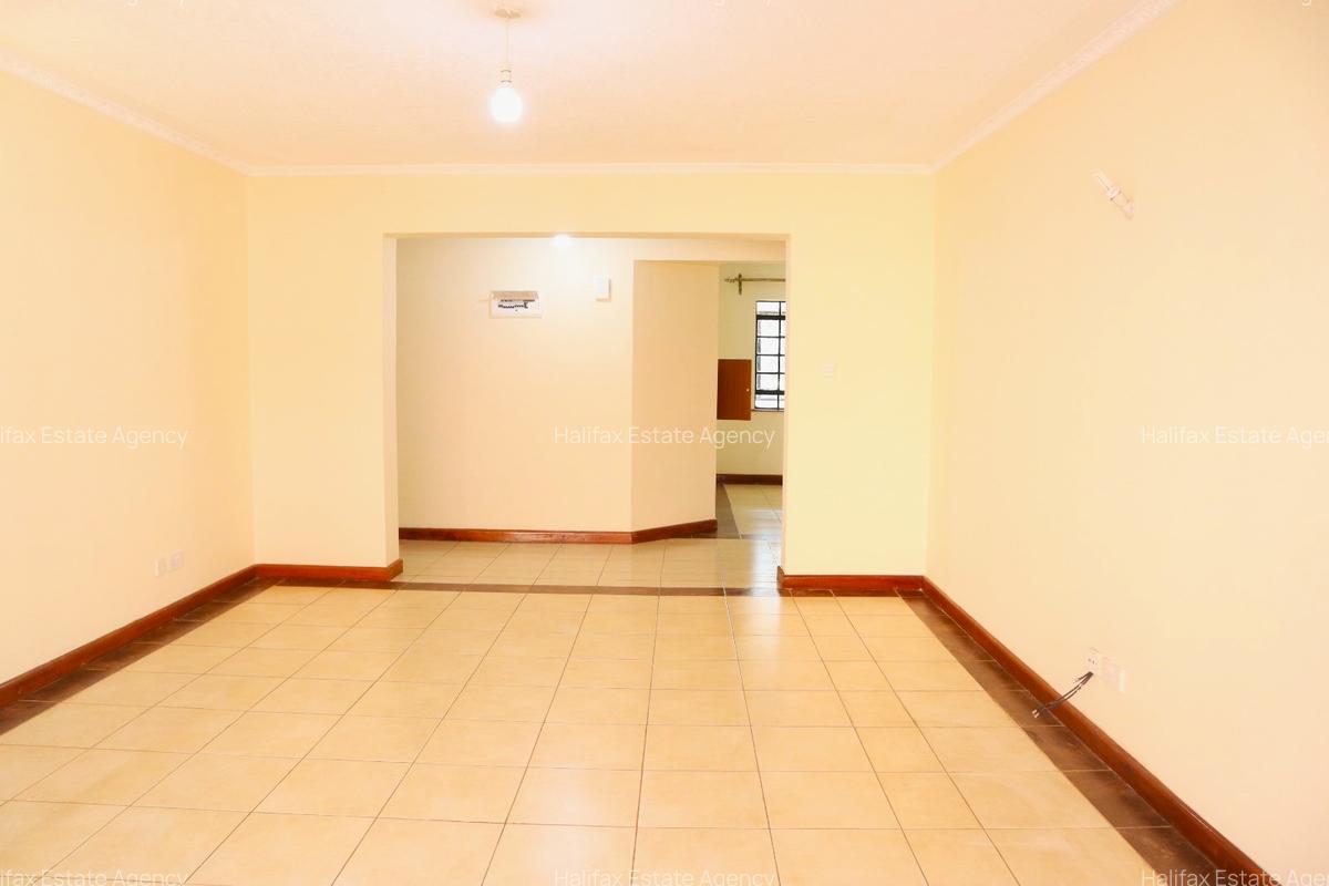 3 Bed Apartment with En Suite in Parklands - 10
