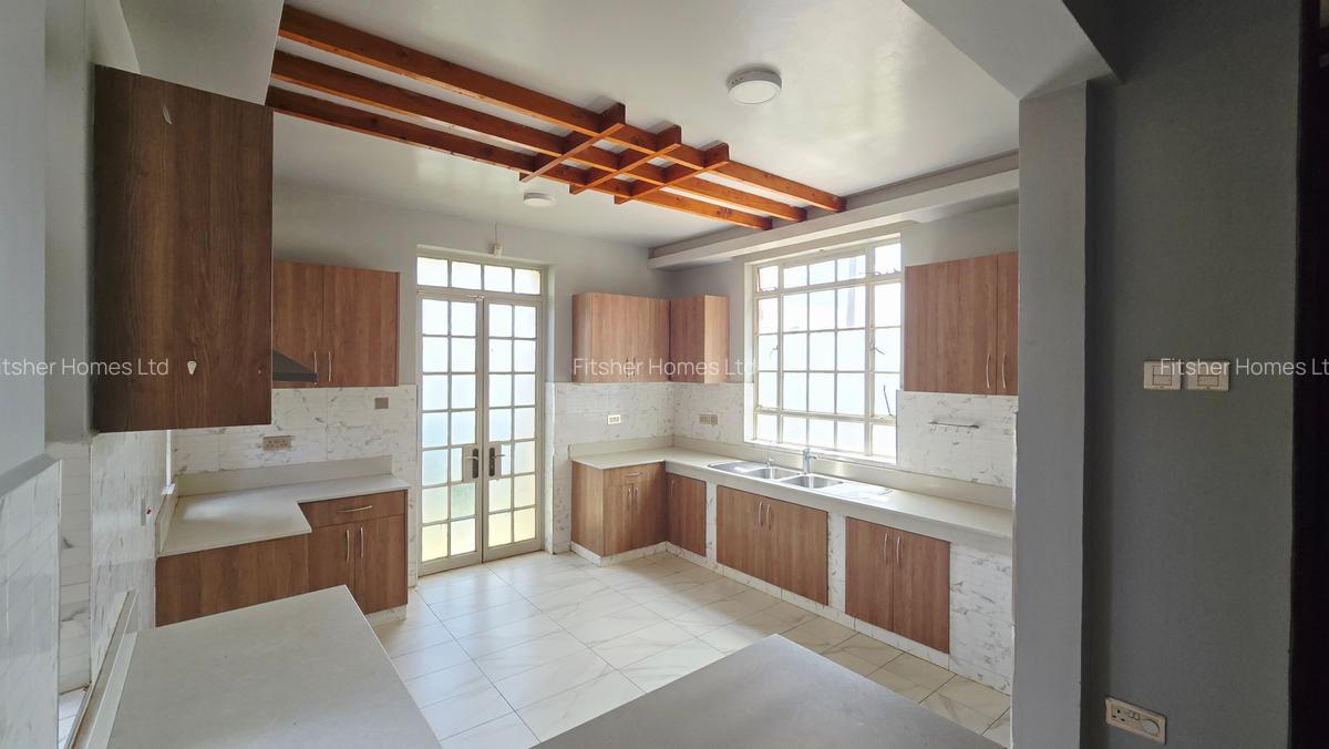 4 Bed House with En Suite in Runda - 19