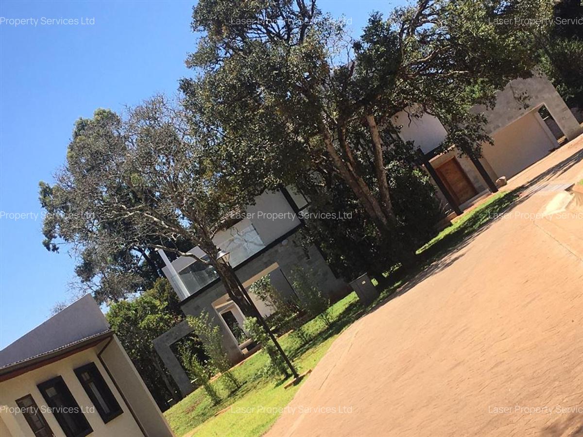 5 Bed House with En Suite at Oloolua Ridge - 2