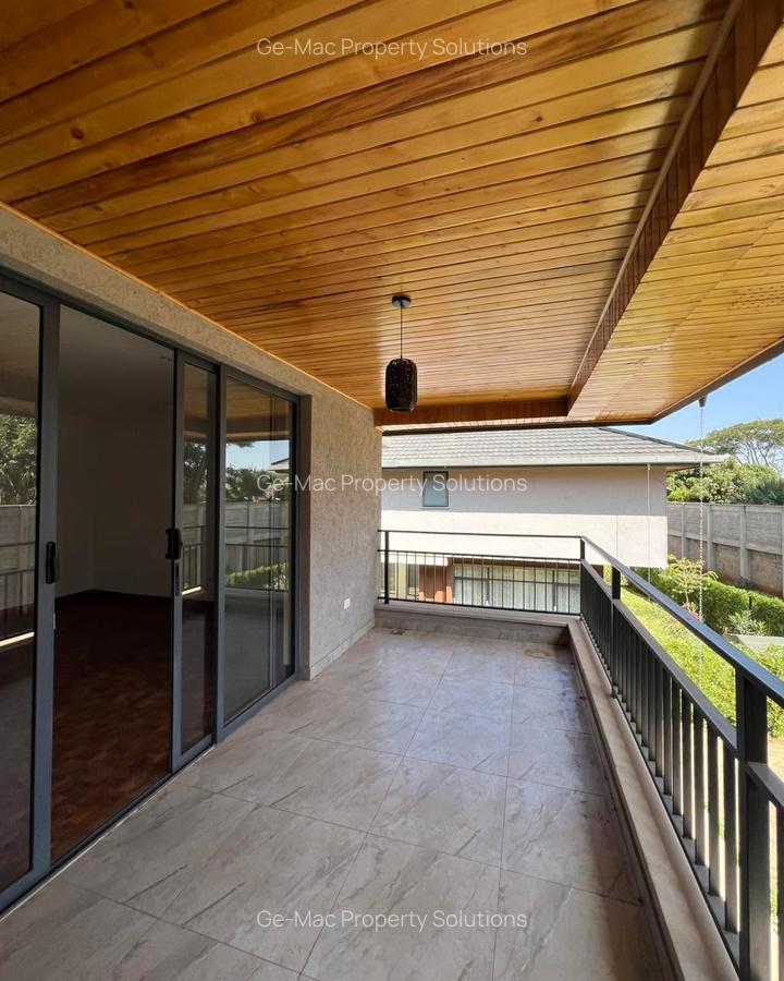 5 Bed House with En Suite in Lavington - 9