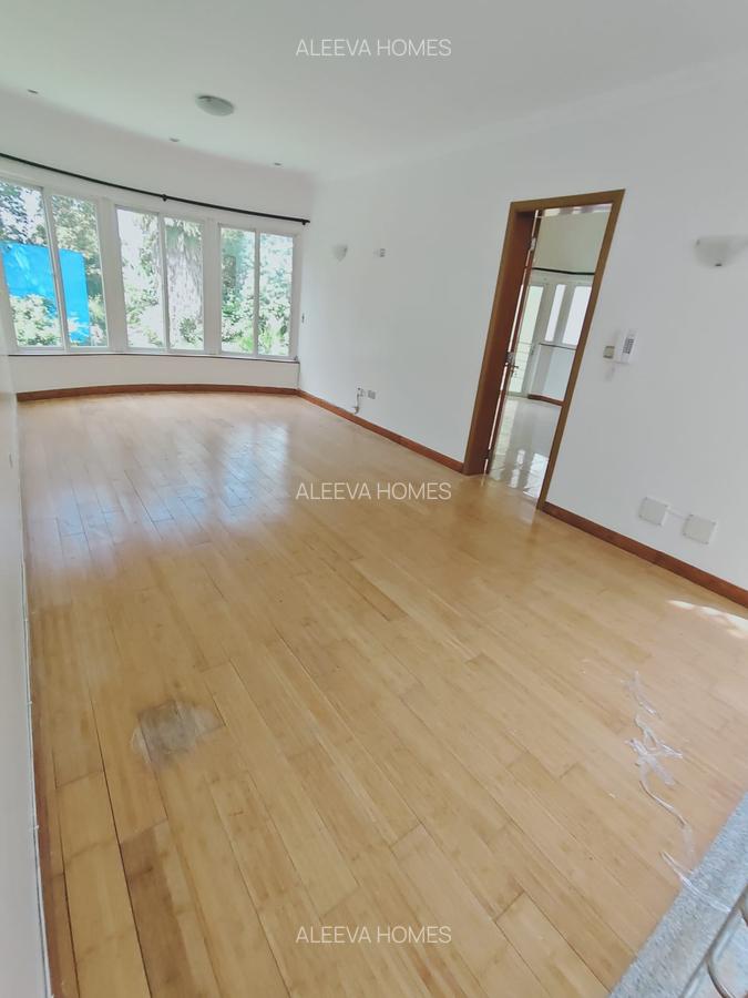 4 Bed Villa with En Suite in Riverside - 6