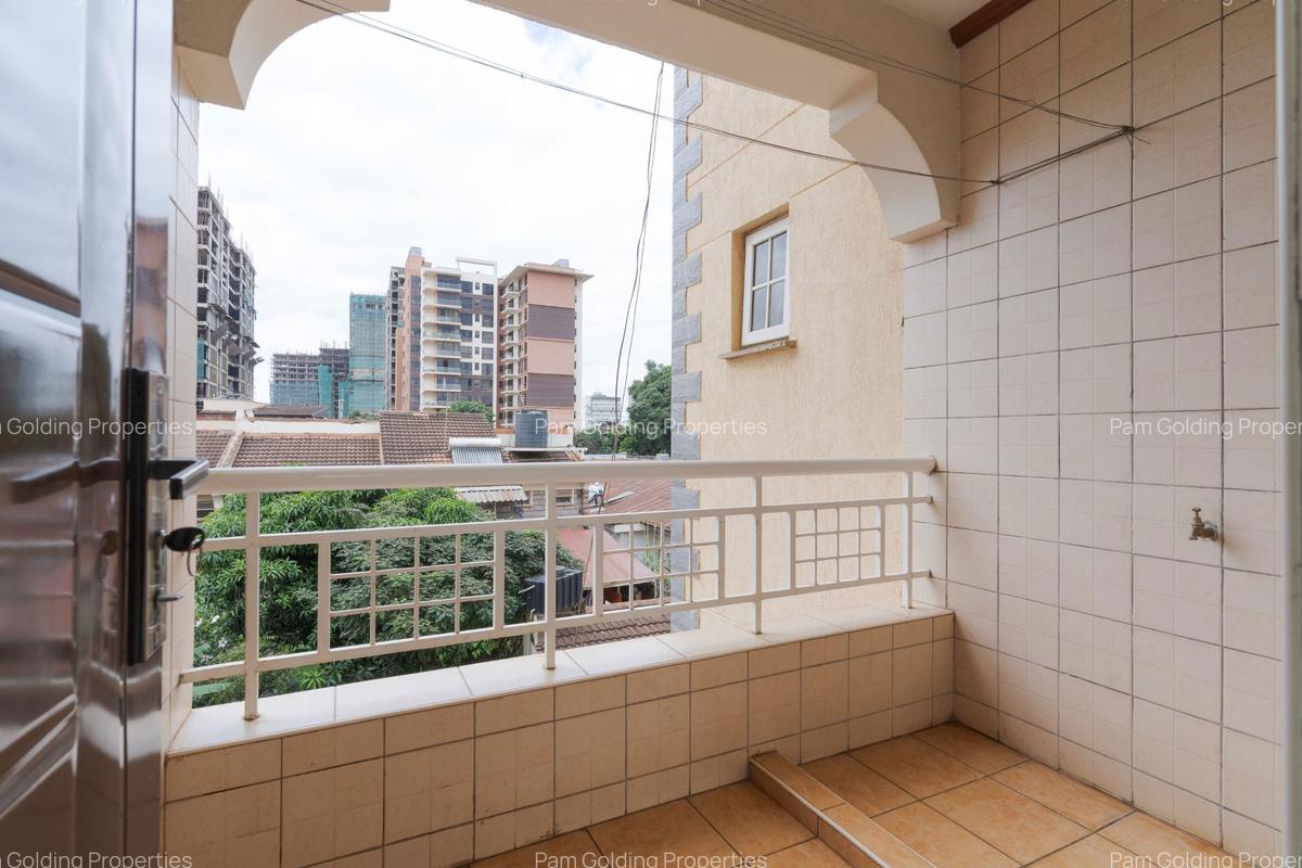 2 Bed Apartment with En Suite in Parklands - 19