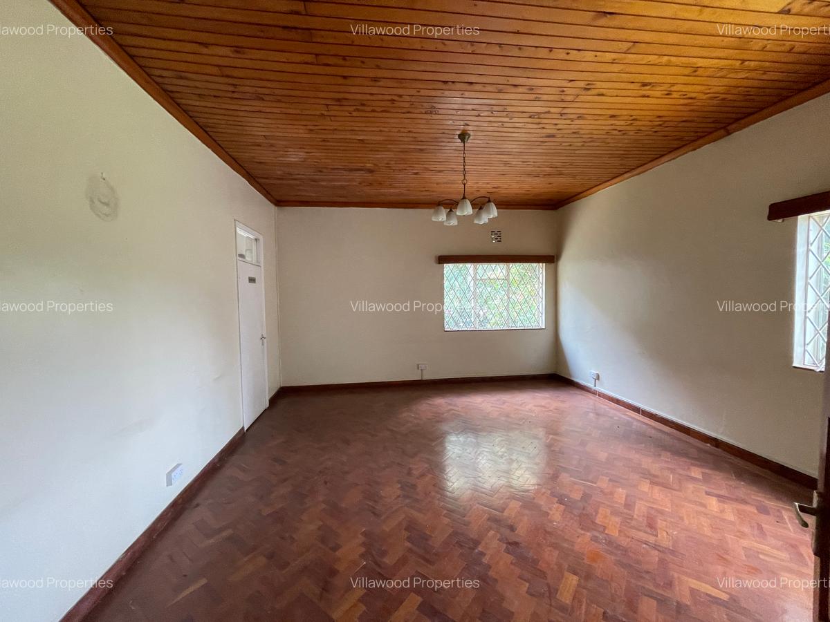 Commercial Property with Service Charge Included in Riverside - 2