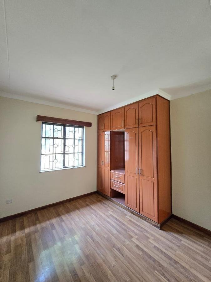 5 Bed House with En Suite in Kyuna - 12