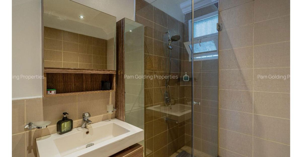 Furnished 2 Bed Apartment with En Suite in Kileleshwa - 11