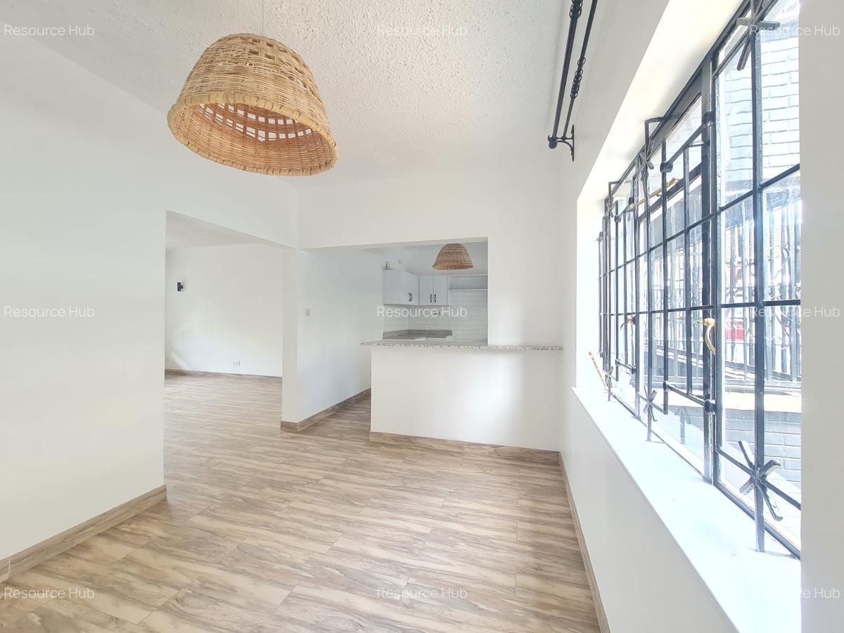 3 Bed Apartment with En Suite at Hurlingham - 8