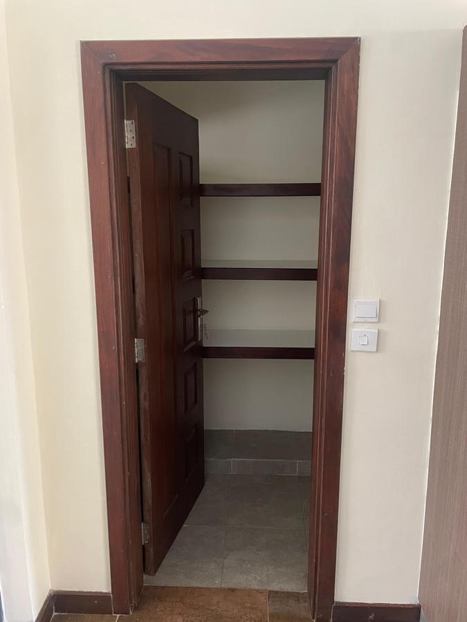 3 Bed Apartment with En Suite at Off City Park Drive - 8