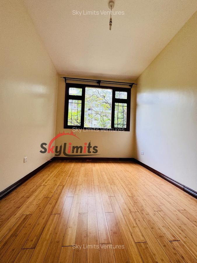 3 Bed Apartment with En Suite at Riverside Drive - 10