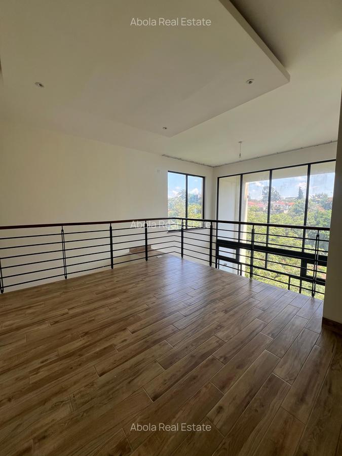 3 Bed Apartment with En Suite in Riverside - 17