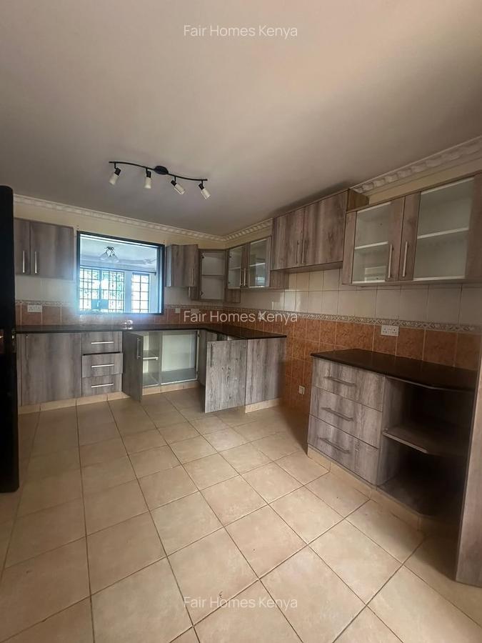 5 Bed Townhouse with En Suite at Convent Drive - 8