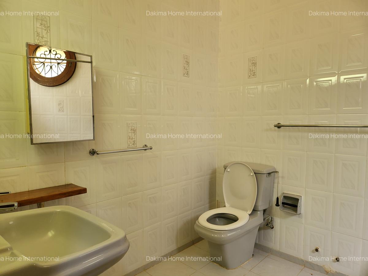 5 Bed House with Staff Quarters in Nyari - 11