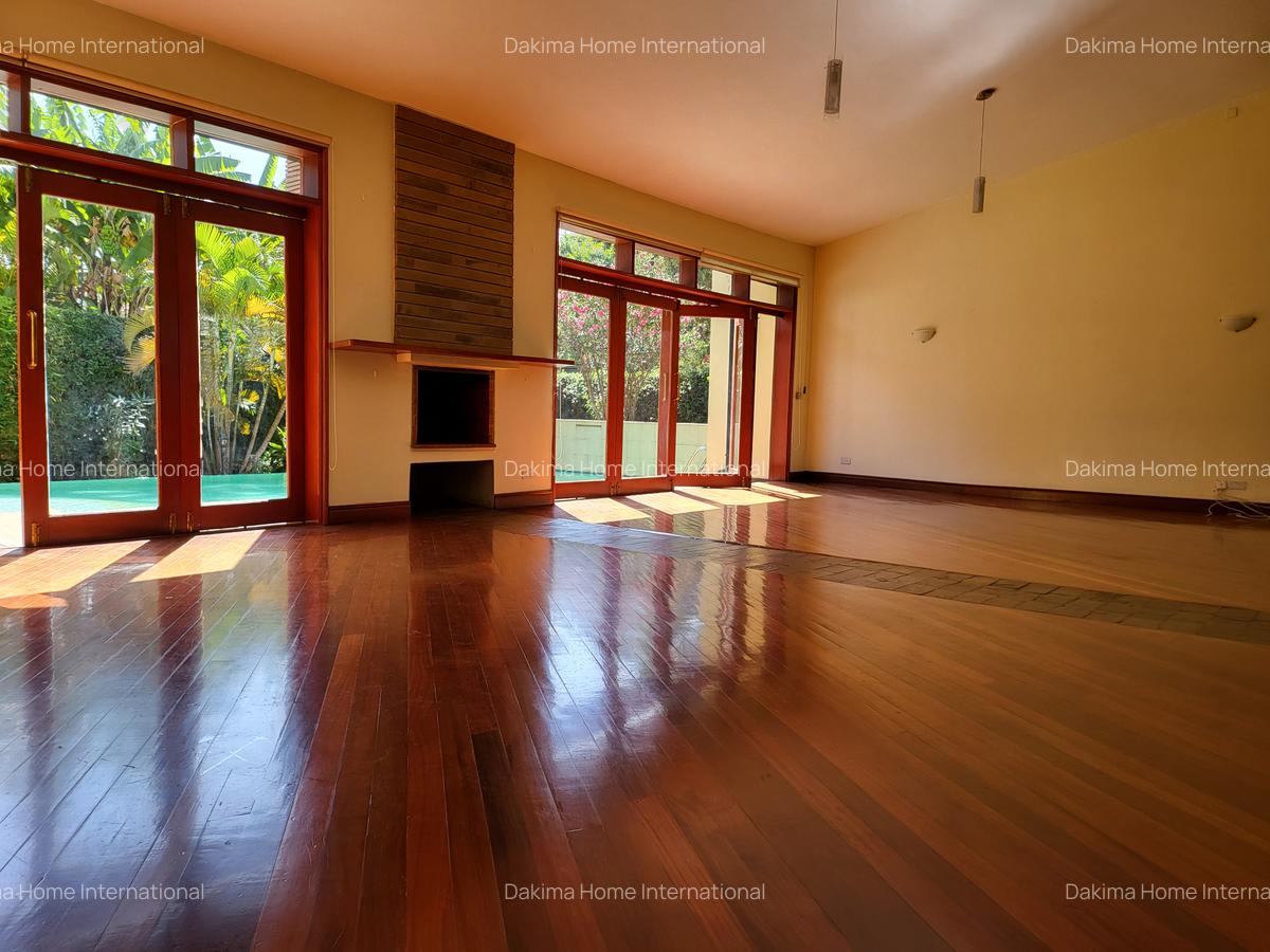 4 Bed House with En Suite in Runda - 1