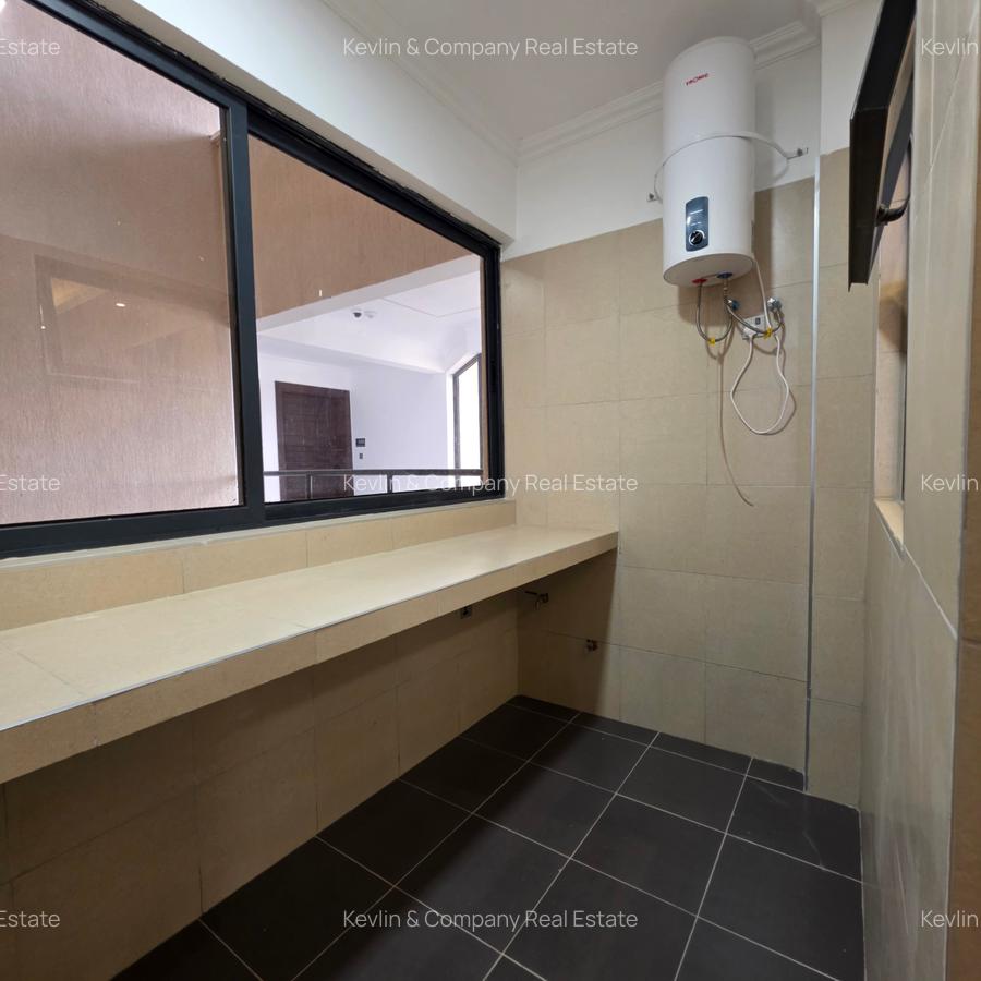 2 Bed Apartment with En Suite in Brookside - 7