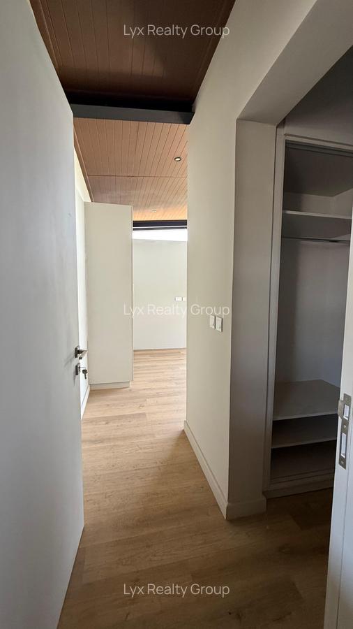 4 Bed Townhouse with En Suite in Runda - 16