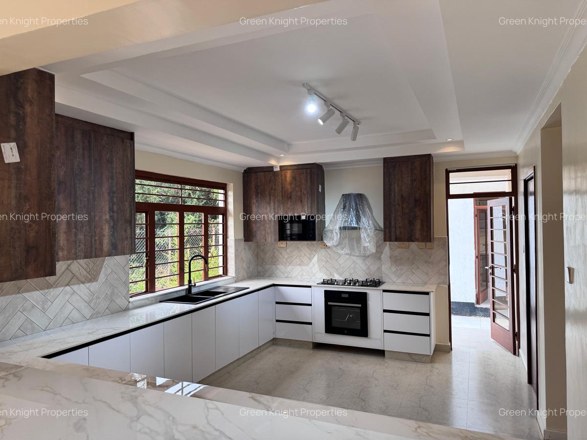 4 Bed House with En Suite in Karen - 4