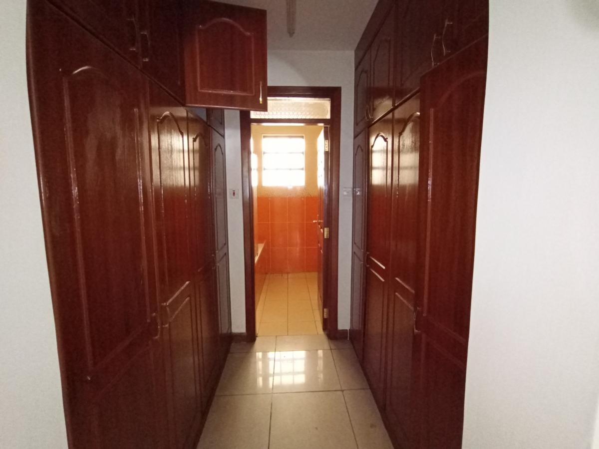 2 Bed Apartment with En Suite at Brookside - 9