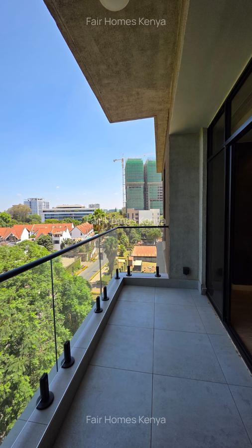 3 Bed Apartment with En Suite at Brookside Drive - 6