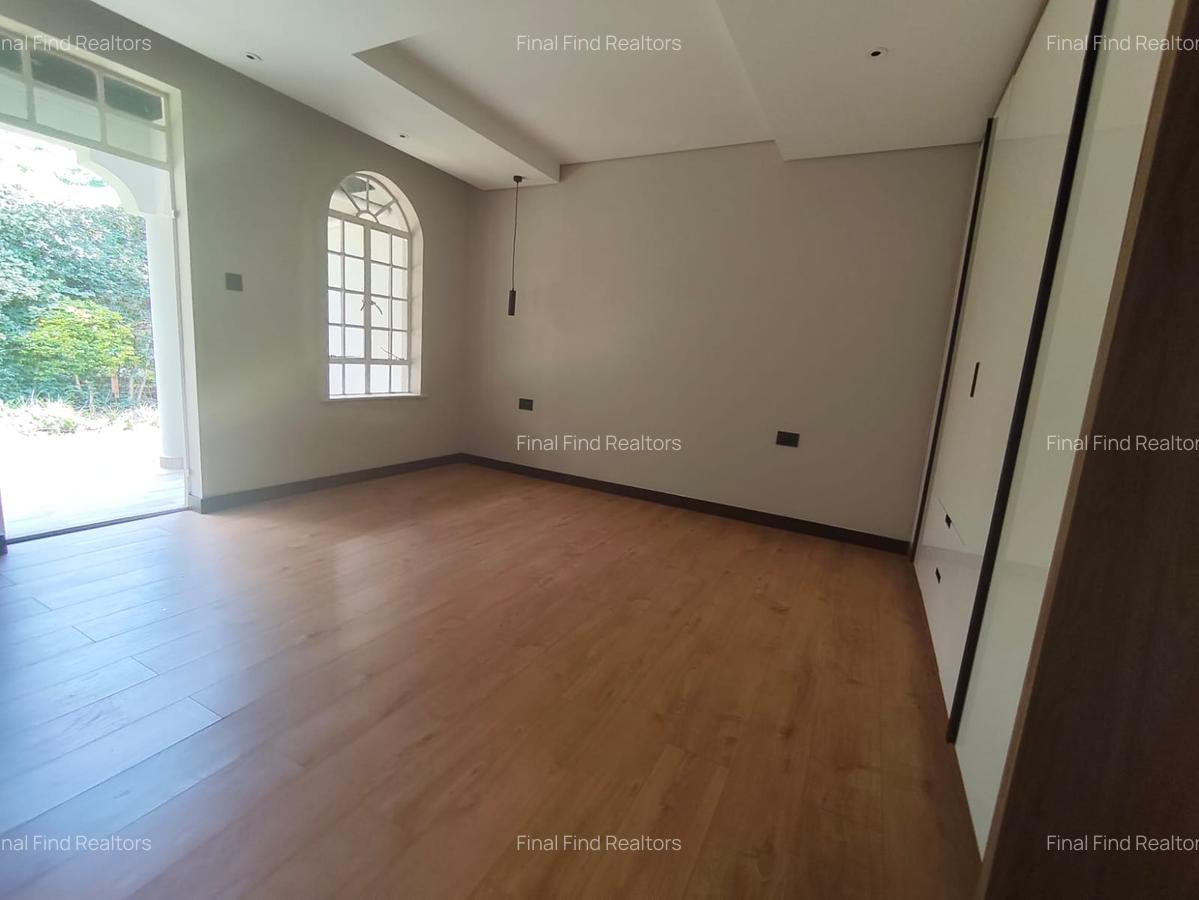 5 Bed House with En Suite in Runda - 9