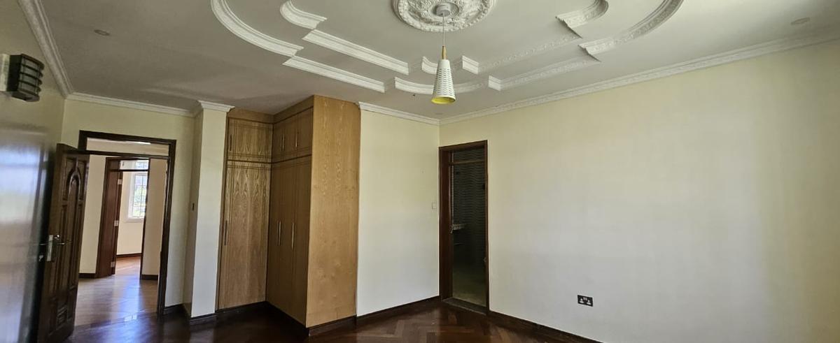 6 Bed House with En Suite in Runda - 17