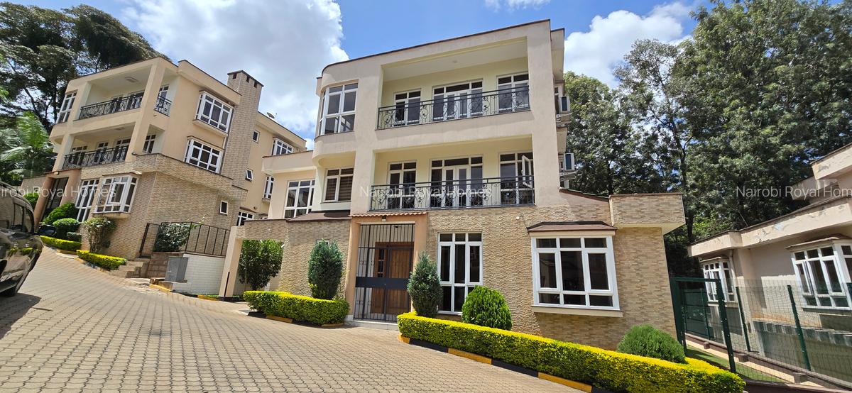 5 Bed Townhouse with En Suite at Lavington Green - 4